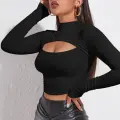 Kadın Siyah Göğüs Dekolteli Uzun Kollu Cut Out Crop Top Bluz