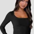 Kadın Siyah Kare Yaka Dantelli Uzun Kollu Crop Top Bluz