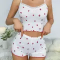 LYYN Beyaz Üstüne Çilek Desenli Askılı Şortlu Pijama Takımı