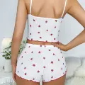 LYYN Beyaz Üstüne Çilek Desenli Askılı Şortlu Pijama Takımı