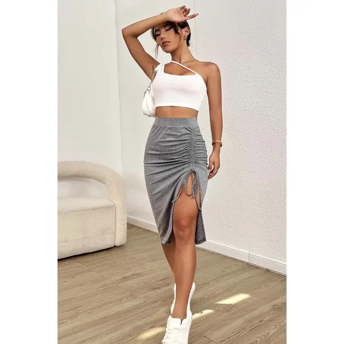 Kadın Beyaz Tek Omuzlu Çapraz Askılı Crop Top Büstiyer