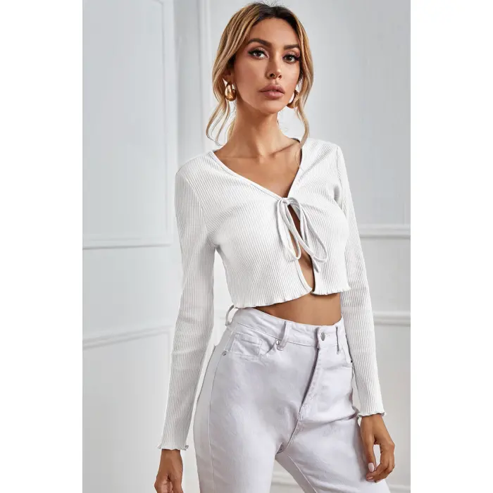 Kadın Beyaz Uzun Kollu Önden Bağlama Detaylı Crop Top Bluz