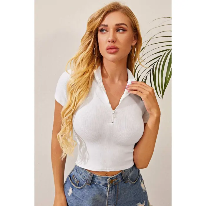 Kadın Beyaz Yarım Fermuarlı ve Kısa Kollu Crop Top Bluz