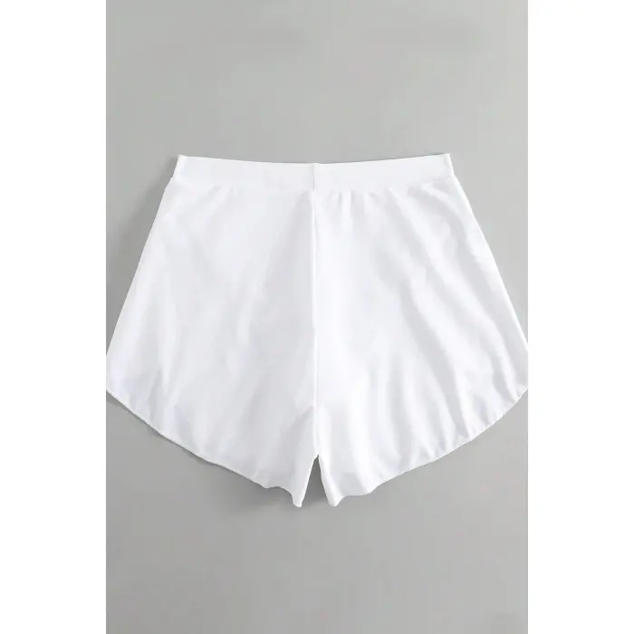 Kadın Beyaz Yırtmaçlı Etek Görünümlü Şık Deniz Şortu