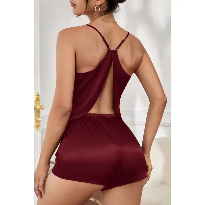 Kadın Bordo Asimetrik Sırt Dekolte Detaylı Şık Şortlu Gecelik Takım