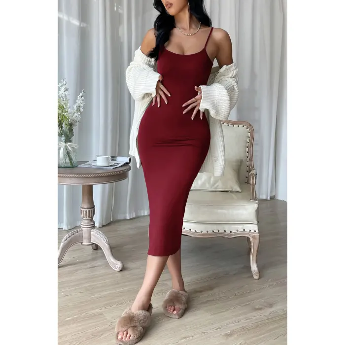 Kadın Bordo Yırtmaçlı Diz Altı Vücüdu Saran Gecelik