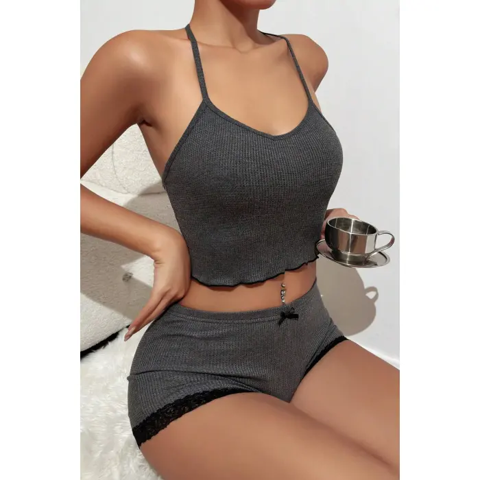 Kadın Gri Kaşkorse Sırt ve Bacak Kısmı Dantel Detaylı Şortlu Gecelik Takım