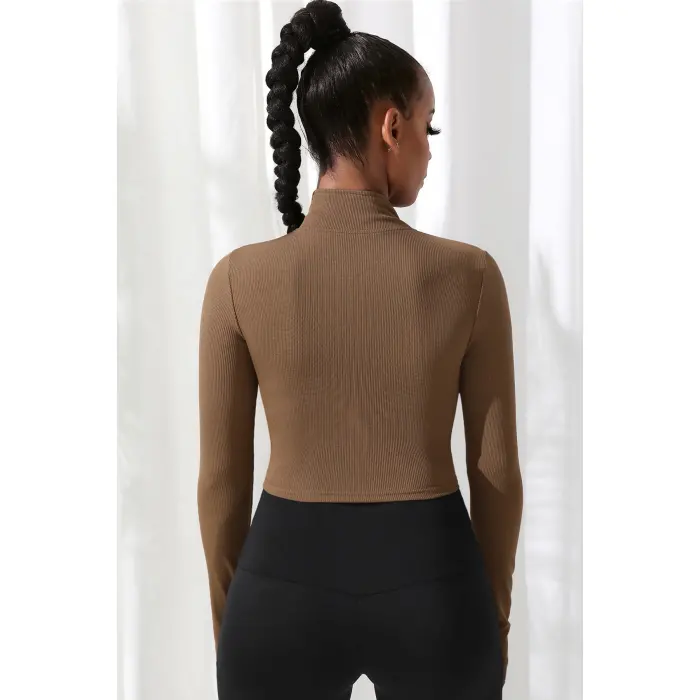 Kadın Kahverengi Uzun Kol Fermuarlı Parmak Geçme Detaylı Dik Yaka Crop Top Bluz