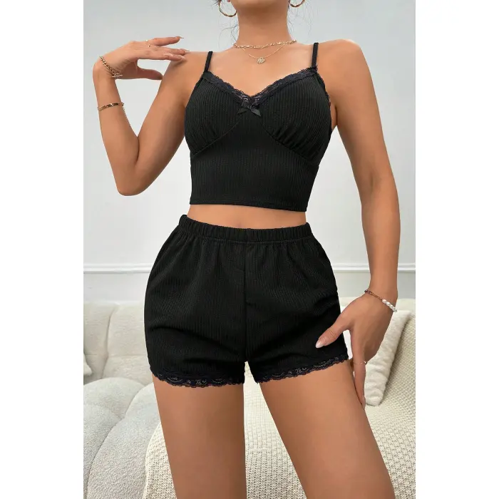 Kadın Siyah Alt ve Üst Dantel Detaylı Fiyonklu Şortlu Gecelik Takımı