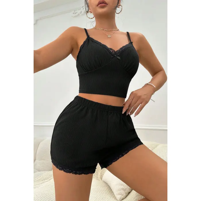 Kadın Siyah Alt ve Üst Dantel Detaylı Fiyonklu Şortlu Gecelik Takımı