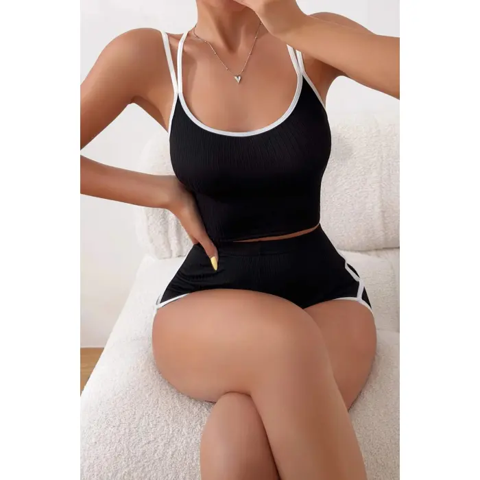 Kadın Siyah Beyaz Çapraz Lastik Detaylı Kaşkorse Şortlu Gecelik Takımı
