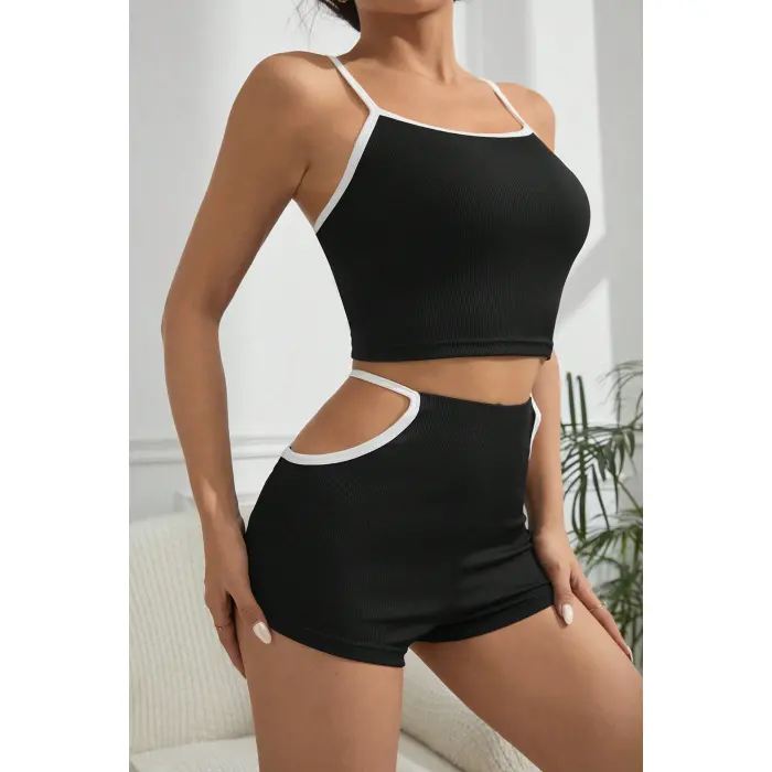 Kadın Siyah Beyaz Şortlu Cut-Out Detaylı Gecelik Takımı