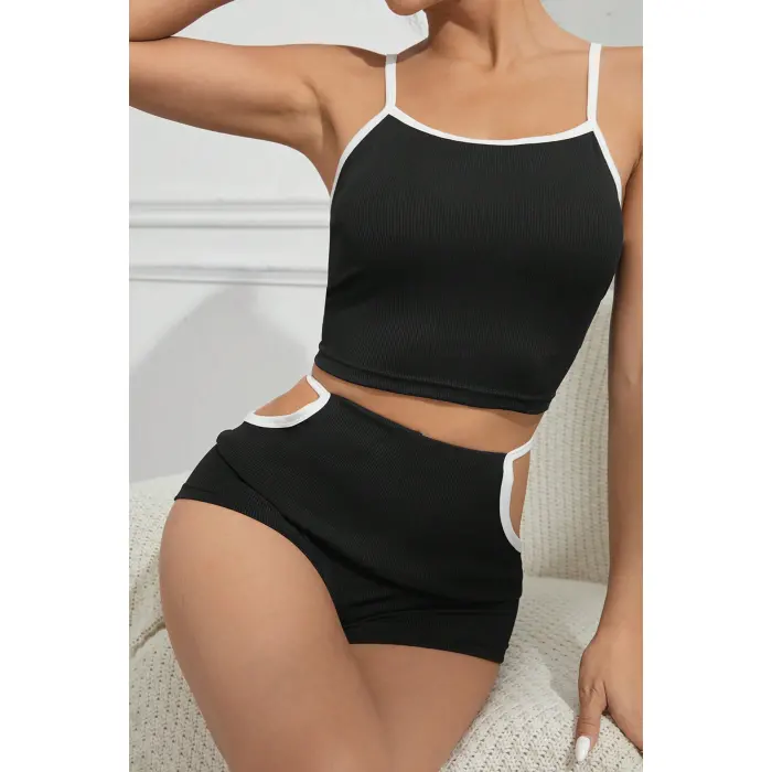 Kadın Siyah Beyaz Şortlu Cut-Out Detaylı Gecelik Takımı