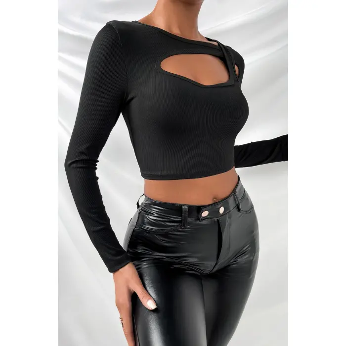 Kadın Siyah Göğüs Dekolteli Çapraz Askılı Uzun Kollu Crop Top Bluz