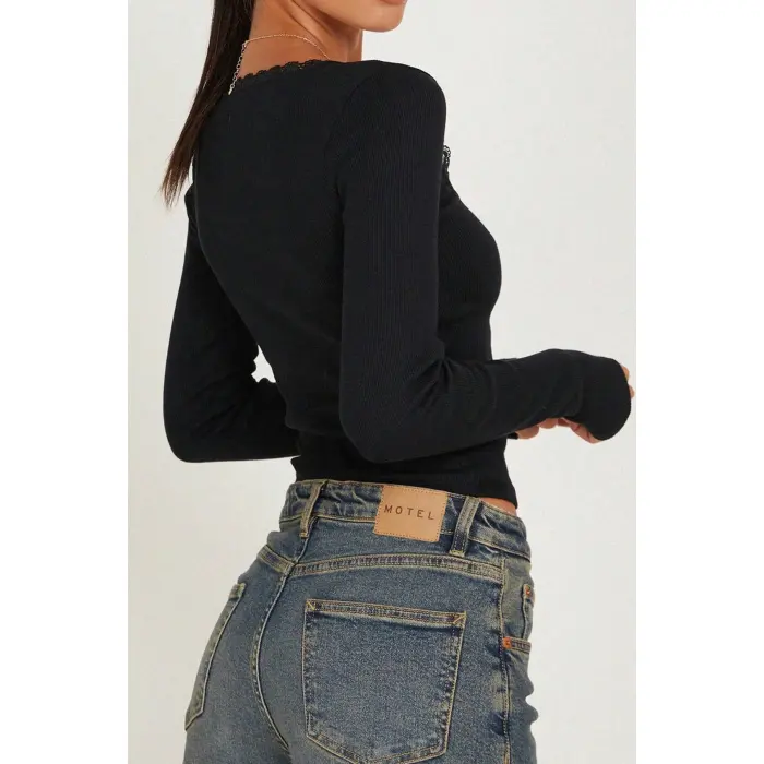 Kadın Siyah Kare Yaka Dantelli Uzun Kollu Crop Top Bluz