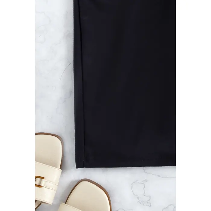 Kadın Siyah Önden Bağcıklı Deniz Şortu