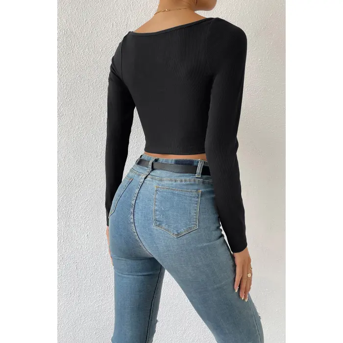 Kadın Siyah Uzun Kol Göğüs Dekolteli Şık Crop Top Bluz