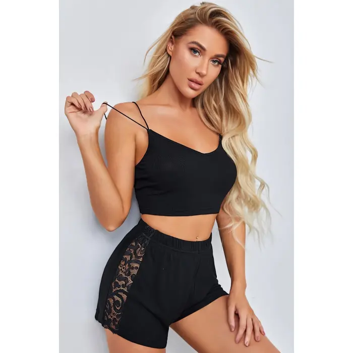 Kadın Siyah Yanları ve Sırtı Dantel Detaylı Çift Sıra İnce Lastikli Şortlu Gecelik Takım