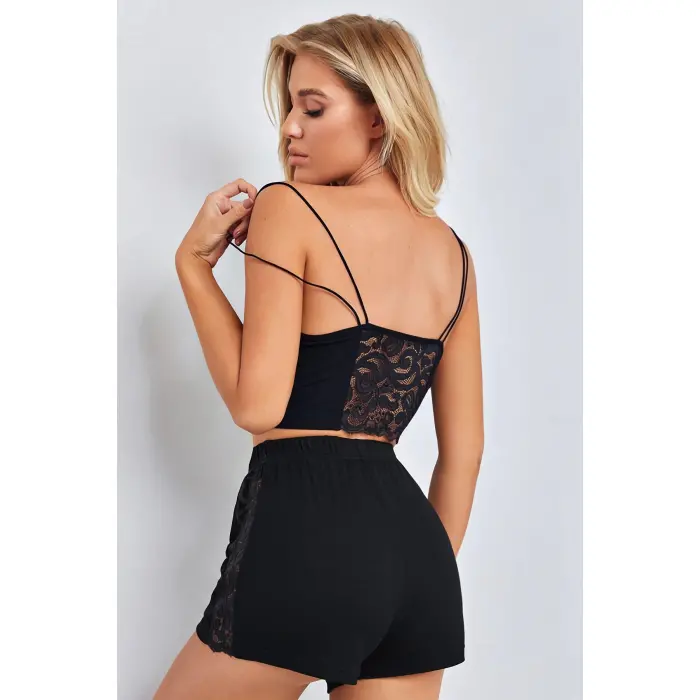 Kadın Siyah Yanları ve Sırtı Dantel Detaylı Çift Sıra İnce Lastikli Şortlu Gecelik Takım