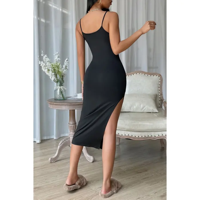 Kadın Siyah Yırtmaçlı Diz Altı Vücüdu Saran Gecelik