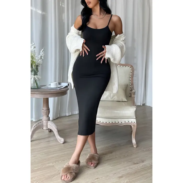 Kadın Siyah Yırtmaçlı Diz Altı Vücüdu Saran Gecelik