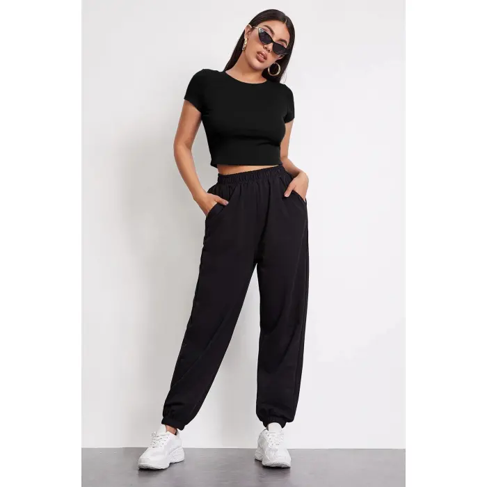 Kadın Siyah Yuvarlak Yaka Yarım Kol Crop Top Bluz