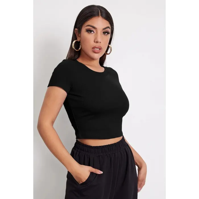 Kadın Siyah Yuvarlak Yaka Yarım Kol Crop Top Bluz
