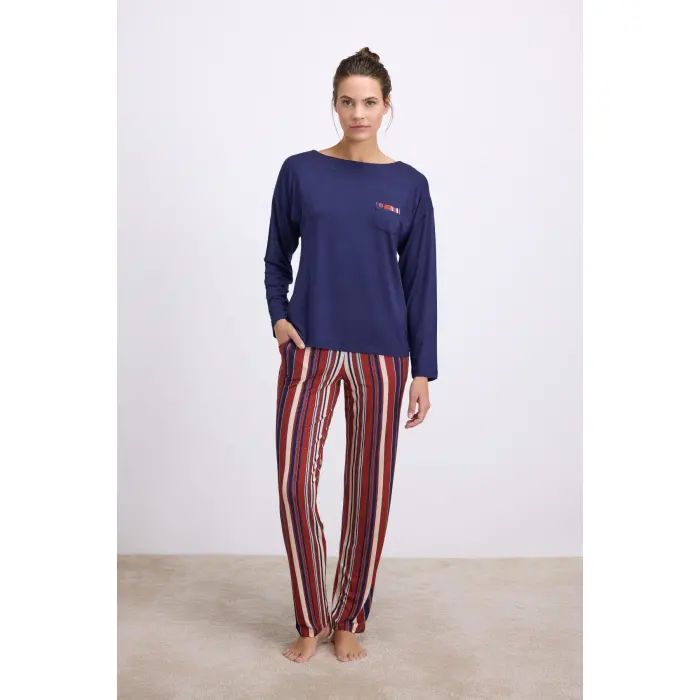 LYYN %100 Modal Lacivert Uzun Kollu T-shirt Ve Çizgili Pantolon Takımı