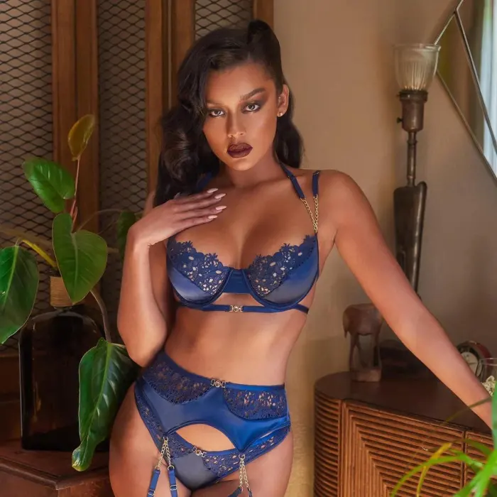 LYYN Arias Closet Mavi Dantel İşlemeli Zincir Detaylı Fantezi Jartiyer Takımı