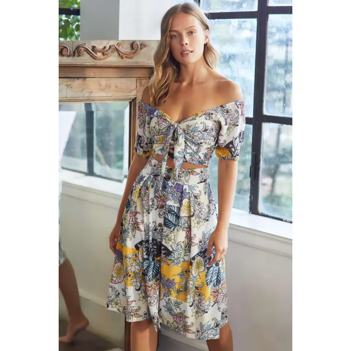 LYYN Dokuma Önden Bağlamalı Çiçek Baskılı Omuzu Düşük Büstiyer Ve Önden Düğmeli Etek Takım