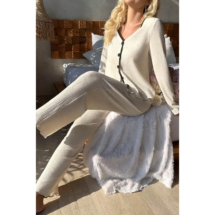 LYYN Kadın Beyaz Örme Kumaş V Yaka Düğmeli Rahat Şık Pijama Takımı