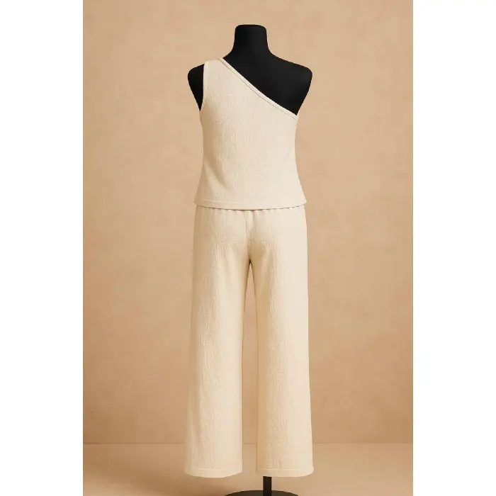 LYYN Kadın Beyaz Tek Omuzlu Şık Bluz & Geniş Paça Pantolon İkili Takım