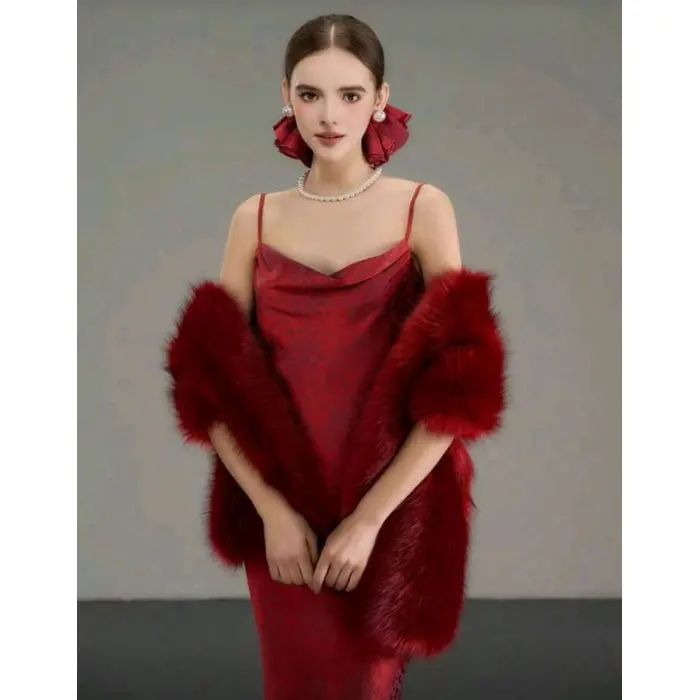 LYYN Kürk Orijinal Kırmızı Seksi Omuzluk Şık Kürk