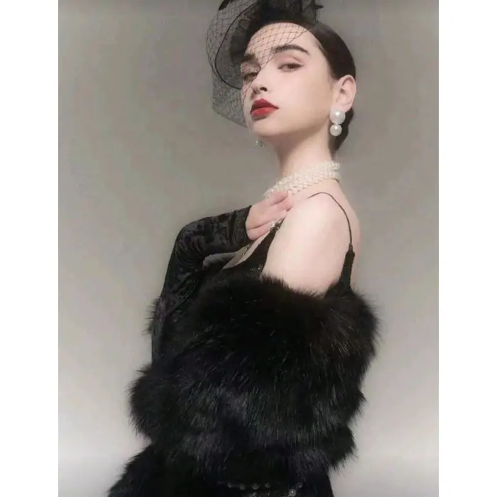 LYYN Kürk Orijinal Siyah Seksi Omuzluk Şık Kürk