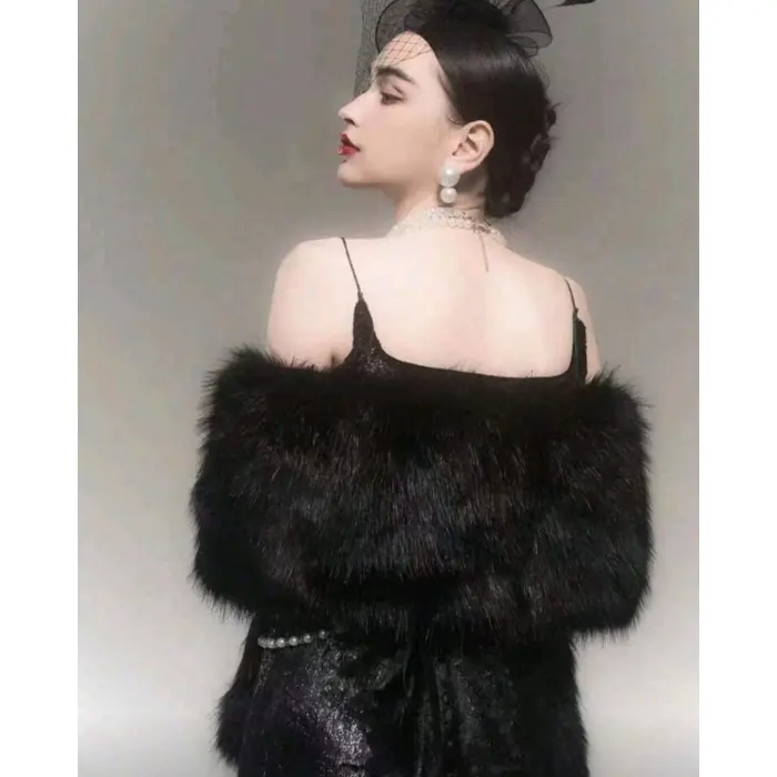 LYYN Kürk Orijinal Siyah Seksi Omuzluk Şık Kürk