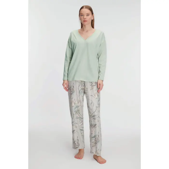 LYYN Uzun Kol V Yaka Pijama Takımı