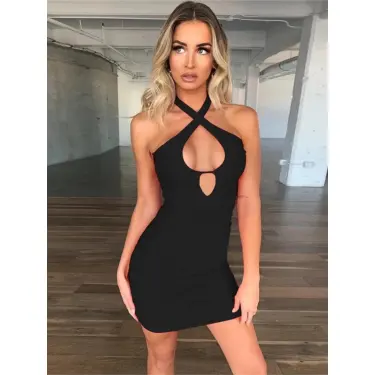 Bayan Boyundan Bağlamalı Siyah Elbise