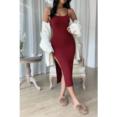 Kadın Bordo Yırtmaçlı Diz Altı Vücüdu Saran Gecelik