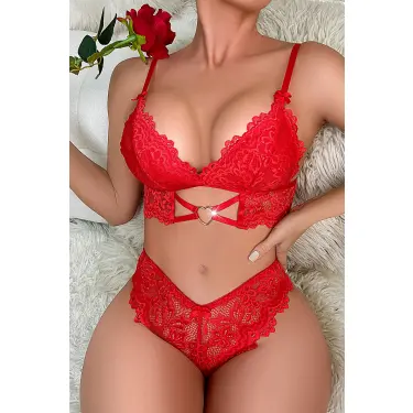 Kadın Kırmızı Kalp Tokalı Çapraz Lastik Detaylı Dantel İç Çamaşır Takımı