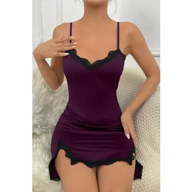 Kadın Mor Göğsü ve Bacakları Dantelli Yırtmaçlı Şık Gecelik