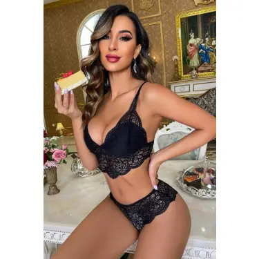 Kadın Siyah Dantel Bralet ve Slip Külotlu İç Çamaşır Takımı