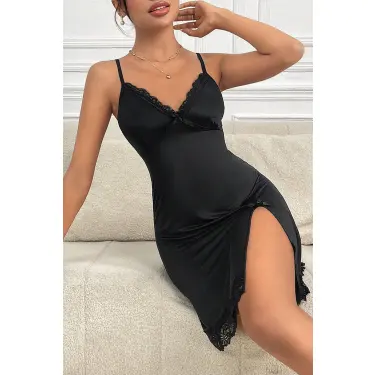 Kadın Siyah Dantelli Fiyonklu ve Yırtmaçlı Şık Gecelik