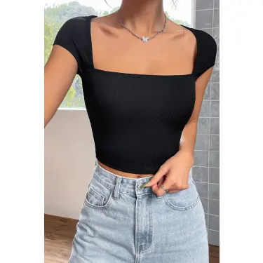 Kadın Siyah Kare Yaka Yarım Kol Göğüs Dekolteli Crop Top Bluz