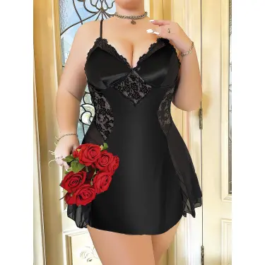 LYYN Arias Closet Büyük Beden Siyah Dantel İşlemeli İnce Askılı Saten Gecelik