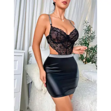 LYYN Arias Closet Siyah Dantelli Dekolteli Mini Fantezi Parlak Deri Gecelik