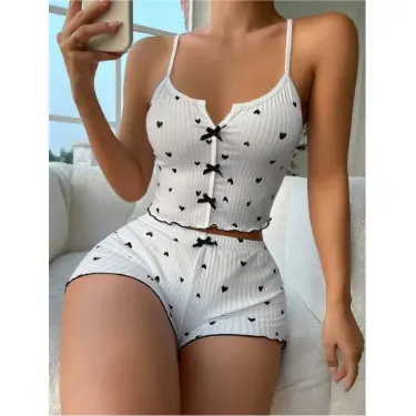LYYN Beyaz Üstüne Siyah Kalp Desenli Askılı Şortlu Pijama Takımı