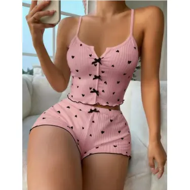 LYYN Pembe Üstüne Siyah Kalp Desenli Askılı Şortlu Pijama Takımı