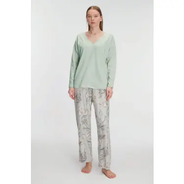 LYYN Uzun Kol V Yaka Pijama Takımı