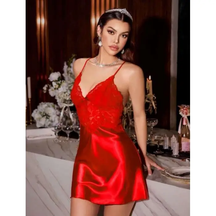 LYYN Arias Closet Kırmızı Dantel İşlemeli İnce Askılı Sırt Dekolteli Saten Mini Gecelik