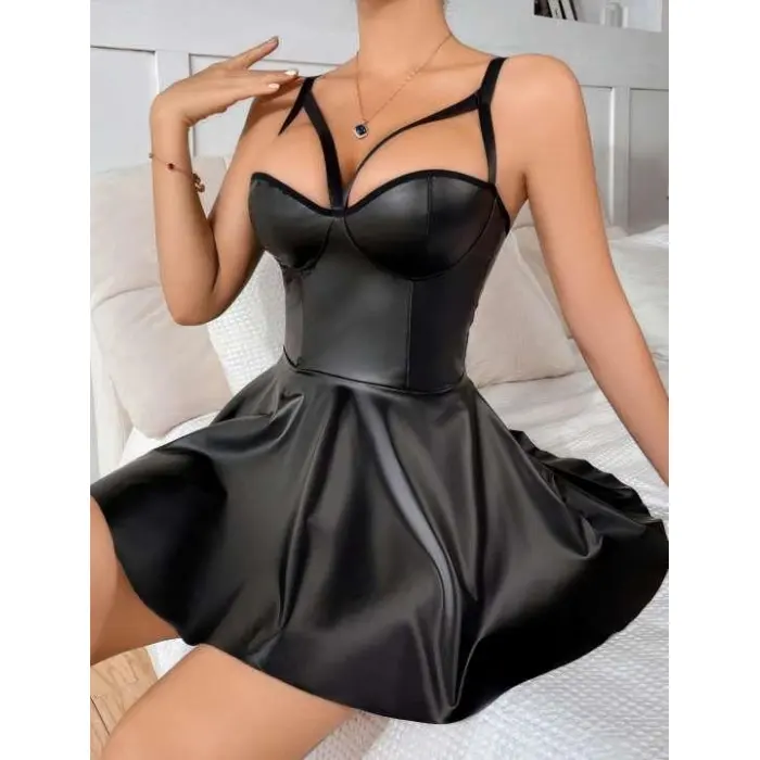 LYYN Arias Closet Siyah Etekli Pileli Göğüs Detaylı Fantezi Deri Elbise